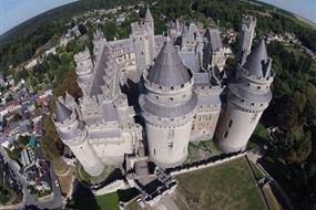 Château de Pierrefonds près du camping 3 étoiles de l'Ancien Moulin à Acy-en-Multien, location mobil home, vente mobil home, étang de pêche proche de Meaux, Senlis et Chantilly dans l'Oise en Picardie 